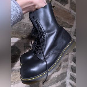 Men’s Barely Worn Dr Martens 1919 Boots